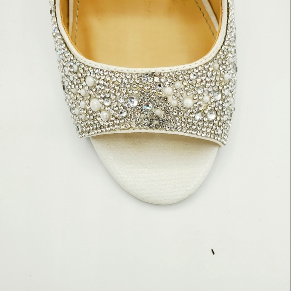 Betsey Johnson Sage heels NIB - Picture 8 of 11